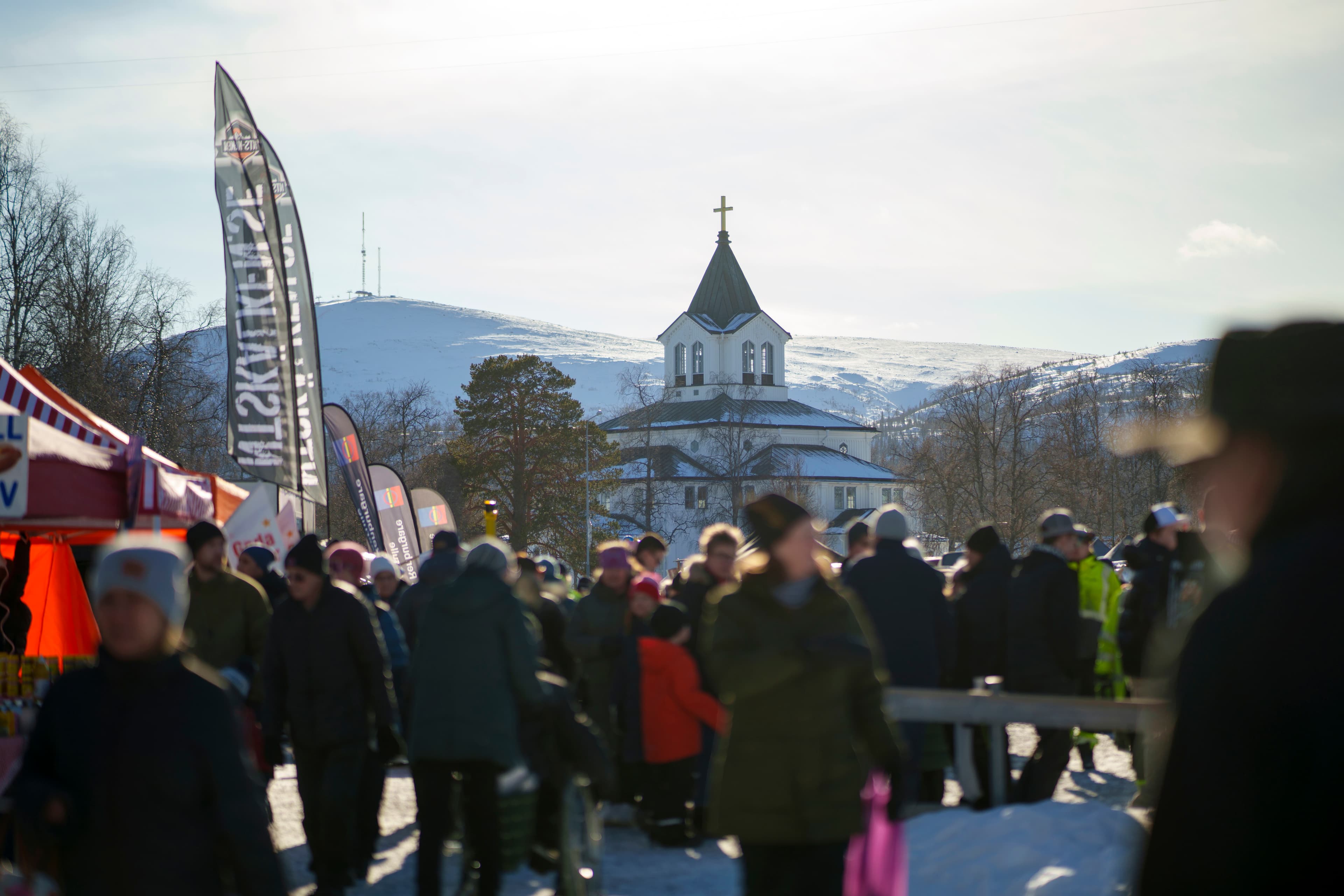 Marknadsdag på torget i Gällivare